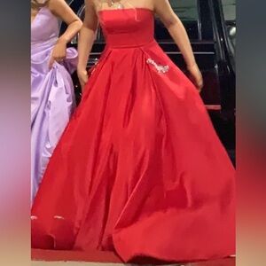 Red Dave & Johnny Ballgown w/ Pockets